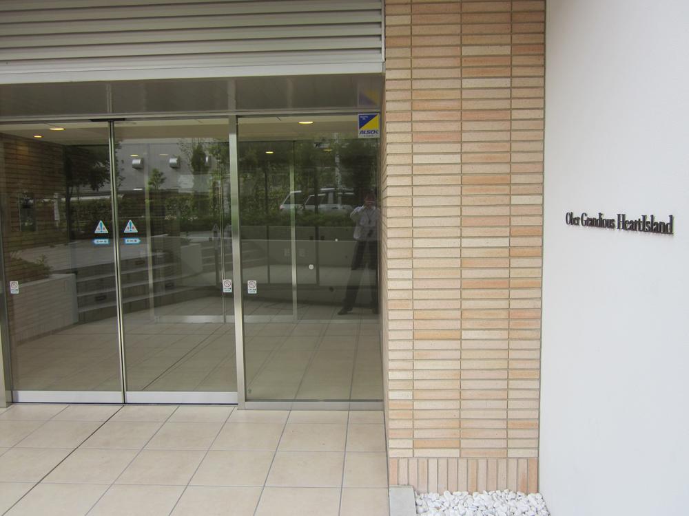 Entrance. Common areas
