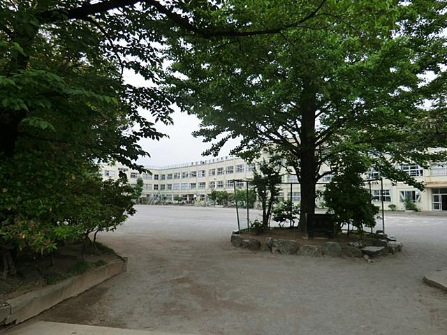 Primary school. Jiangbei to elementary school 270m