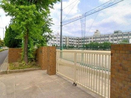 Other Environmental Photo. 80m until the eighth Junior High School