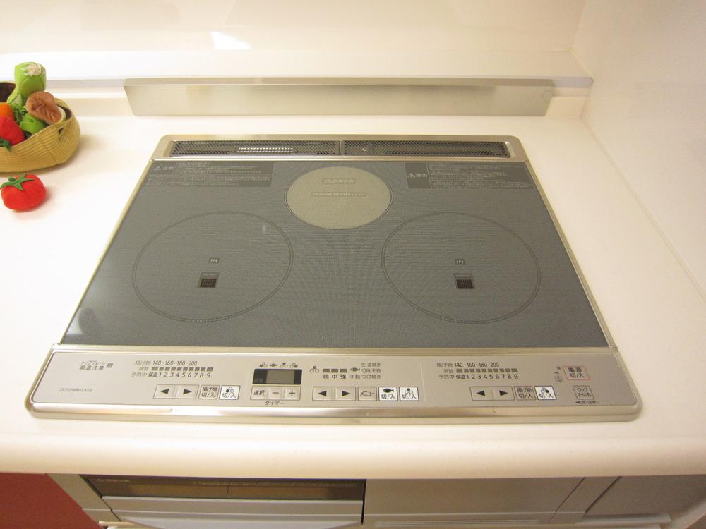 Kitchen. Indoor (10 May 2013) Shooting