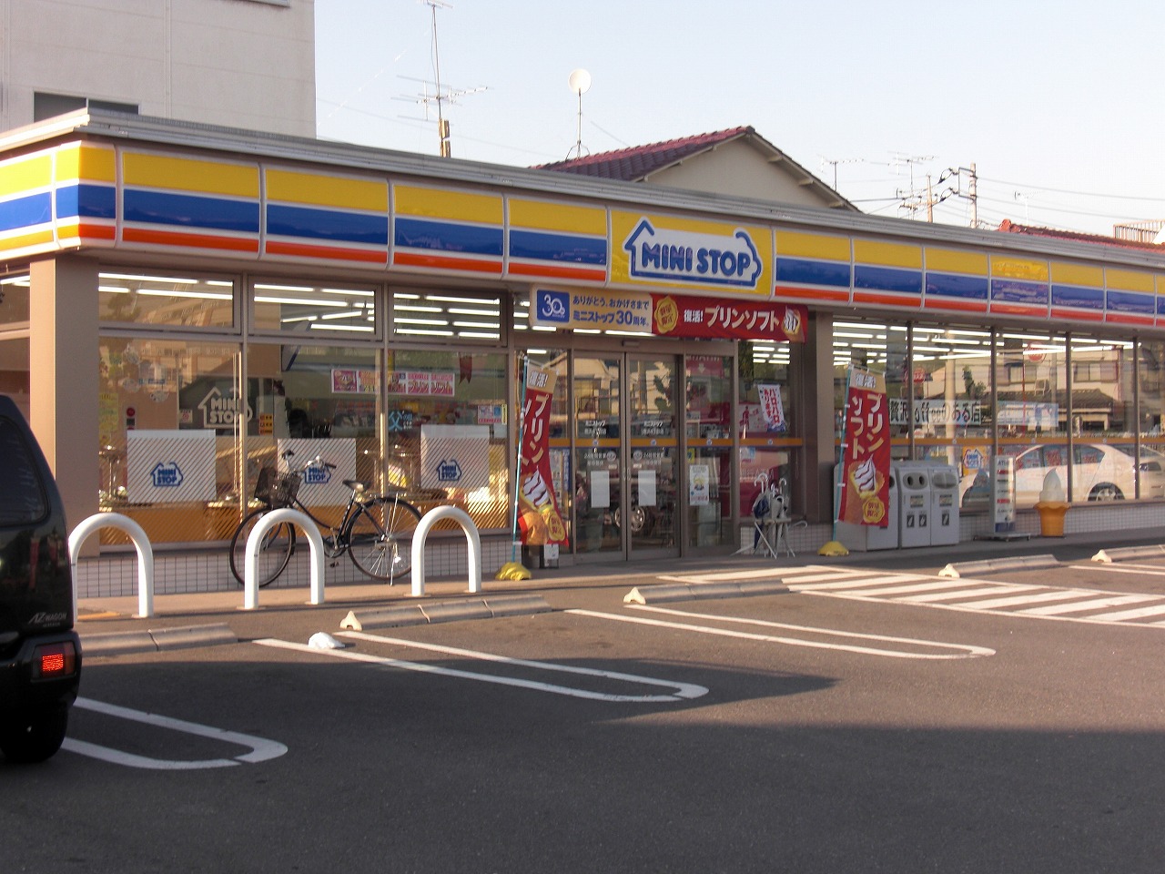 Convenience store. MINISTOP Shikahama 4-chome store (convenience store) up to 100m