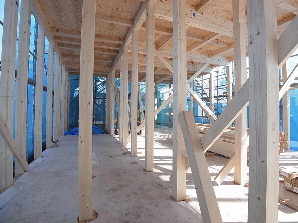 Local appearance photo. Local (11 May 2013) Shooting