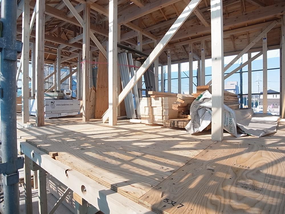 Local appearance photo. Local (11 May 2013) Shooting