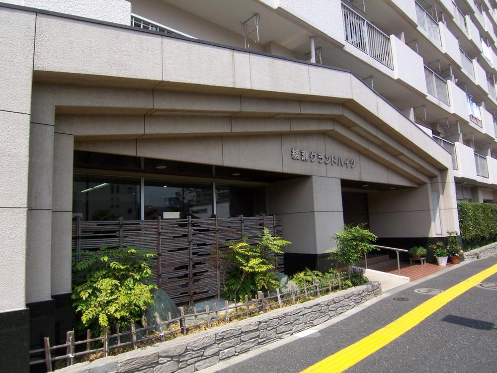 Entrance. Common areas