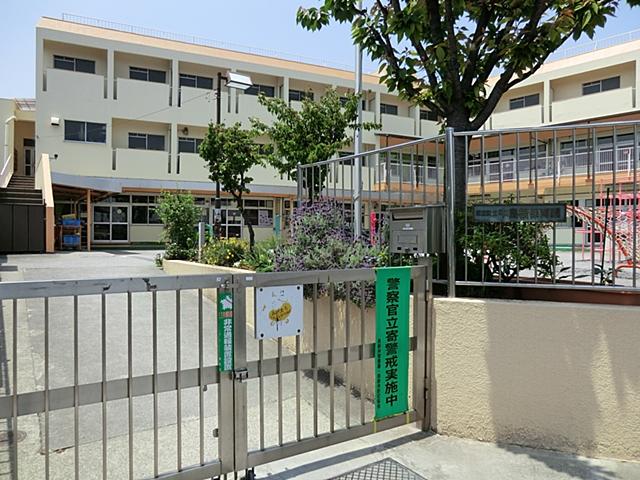 kindergarten ・ Nursery. Convenient 2-minute walk away to drop off and pick up of 110m daily until mid Shimane nursery! Support a busy mom.