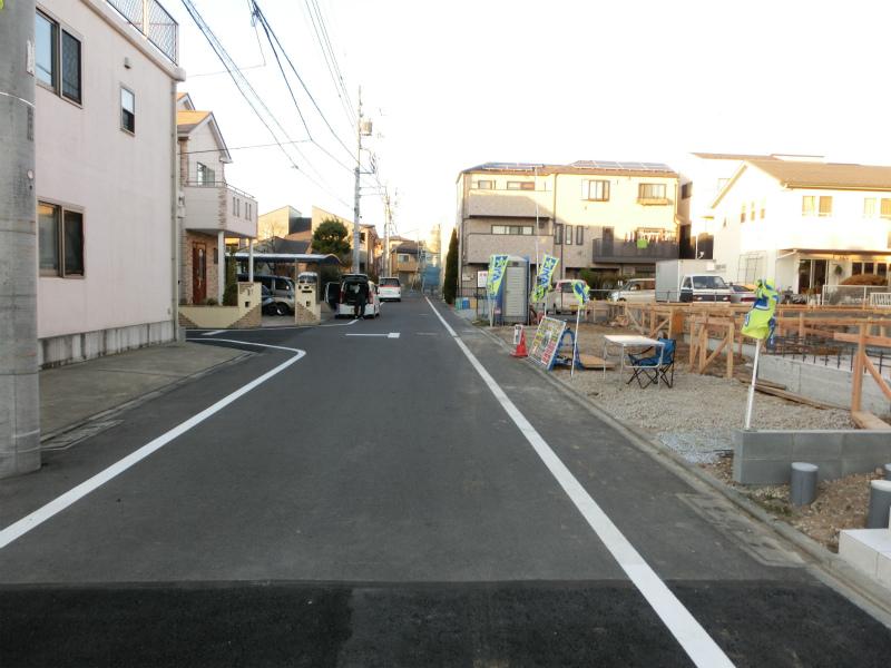 Local photos, including front road. Local (12 May 2013) Shooting