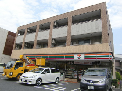 Convenience store. 180m to Seven-Eleven (convenience store)