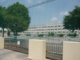 Junior high school. Shikahama 265m until junior high school (junior high school)