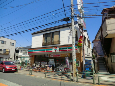 Convenience store. 260m to Seven-Eleven (convenience store)