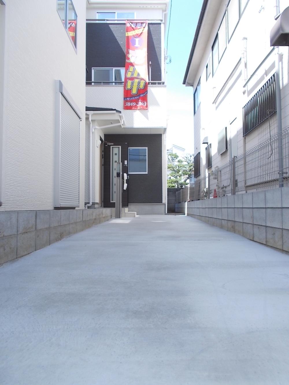 Local appearance photo. Proud of the car and shopping for even garage 2 car parking spaces of mom (same specifications)