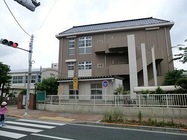 Junior high school. 720m to Adachi Ward eleventh junior high school