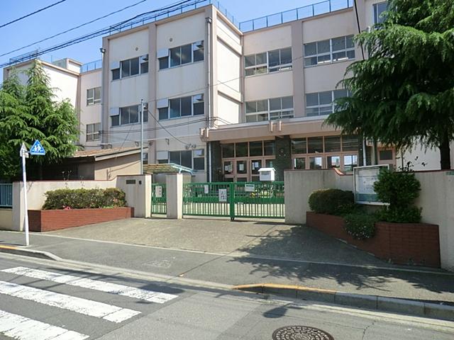 Primary school. 290m to Adachi Ward Mutsuki Elementary School