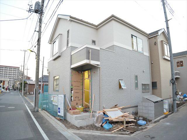 Local appearance photo. Living south-facing