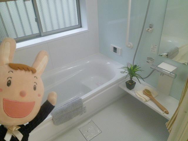 Bathroom. E Building room (September 26, 2013) Shooting