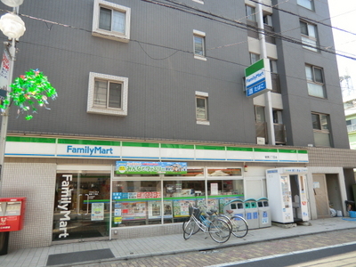 Convenience store. Family Mart (convenience store) to 200m