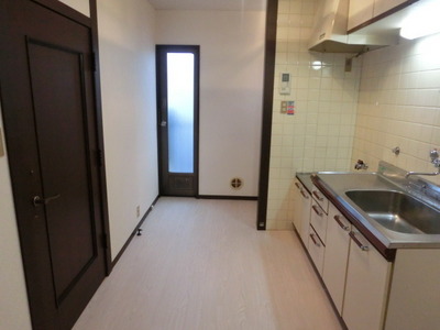 Living and room. 4 Pledge kitchen room of