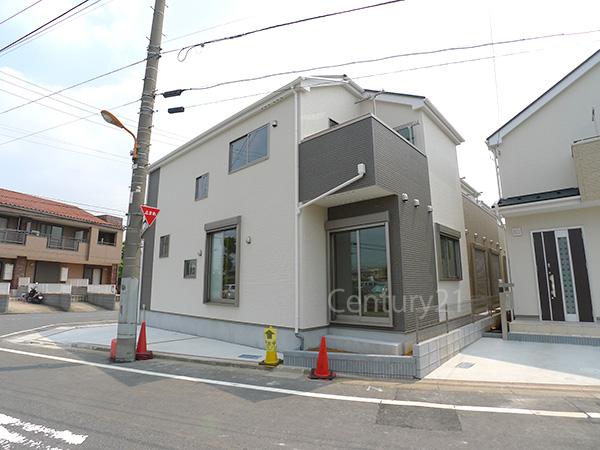 Local appearance photo. Building 3