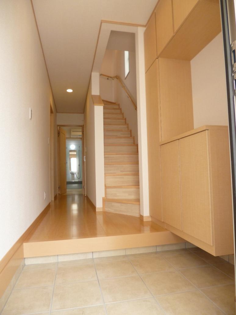 Entrance. Entrance hall