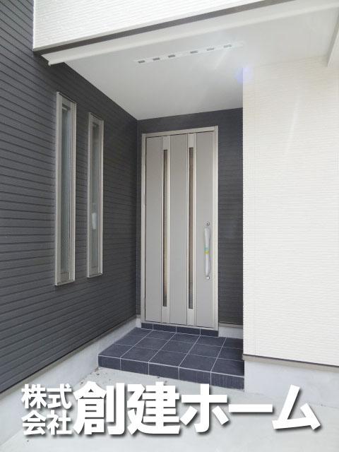 Entrance. Since becoming porch, Relieved even on a rainy day. 