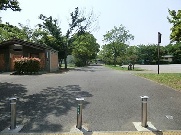 park. 870m until Higashiayase park
