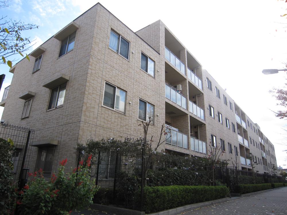 Local appearance photo. Local (12 May 2013) Shooting