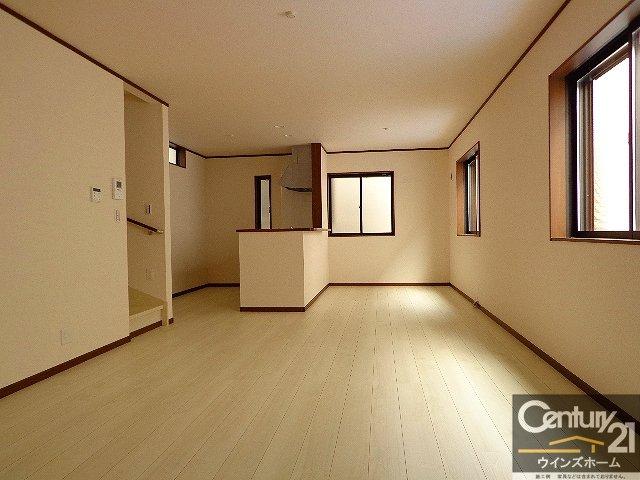 Same specifications photos (living). Example of construction