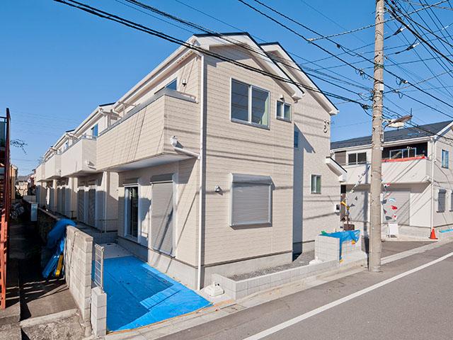 Local appearance photo. 12 Building