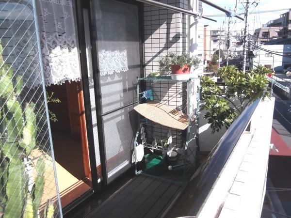 Balcony. Shine in the warm sunlight from the south-facing balcony!