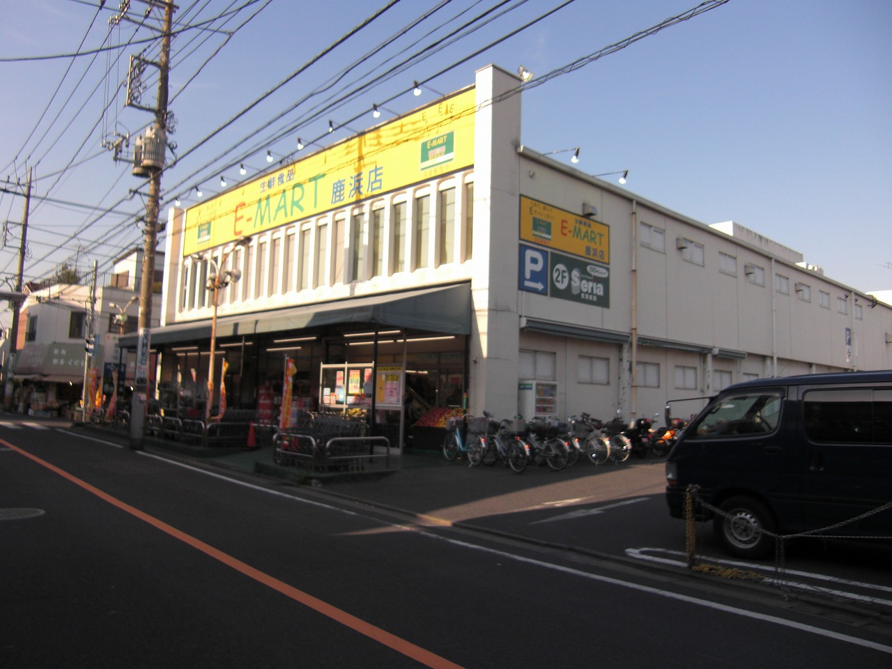 Supermarket. E-MART Shikahama store up to (super) 757m