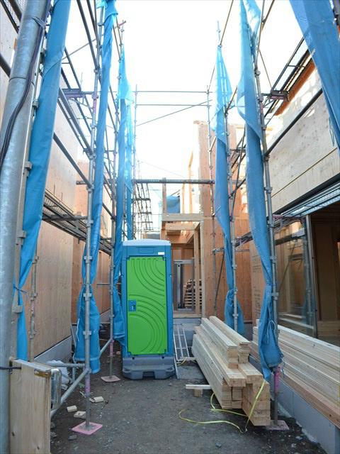 Local appearance photo. Car space two Allowed