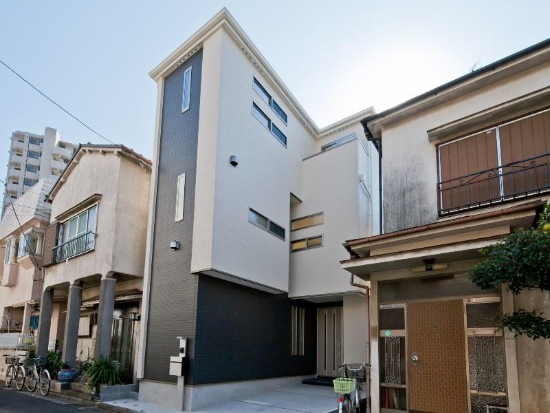 Local appearance photo. Local (11 May 2013) Shooting