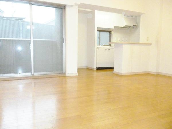 Living. Living-dining (about 10.7 tatami mats)