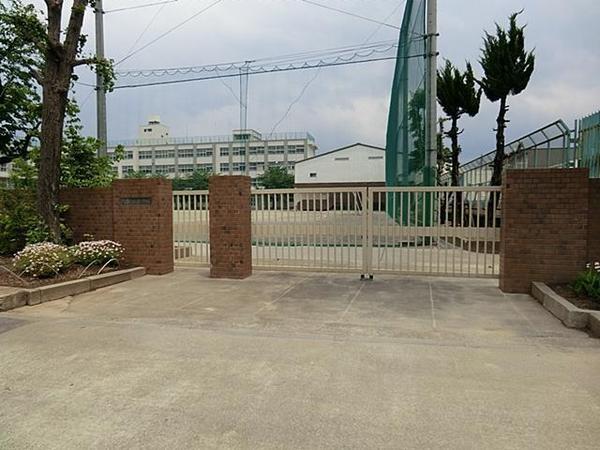 Junior high school. 730m to Adachi Ward eighth Junior High School