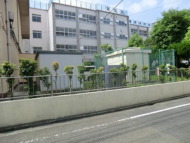 Junior high school. 680m to Adachi Ward Kanbara Junior High School
