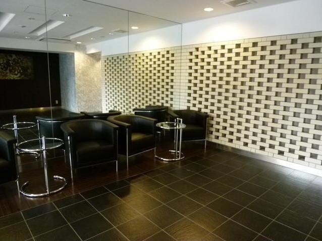 Entrance. Common areas