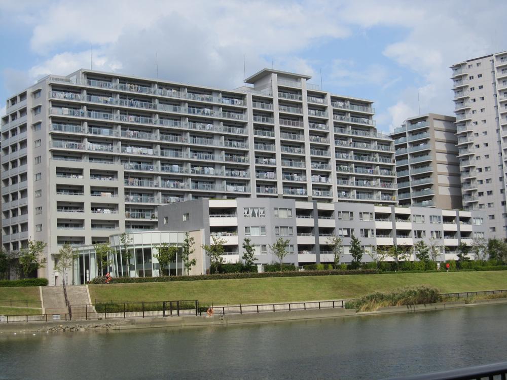 Local appearance photo. Local (10 May 2013) Shooting