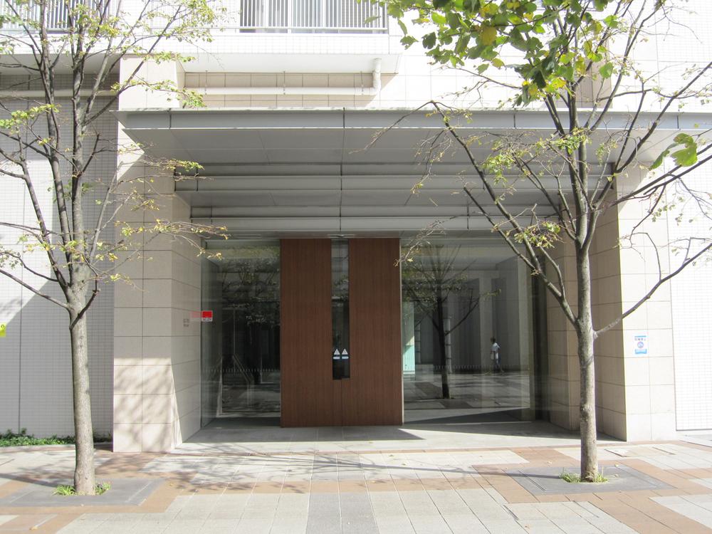 Entrance. Common areas