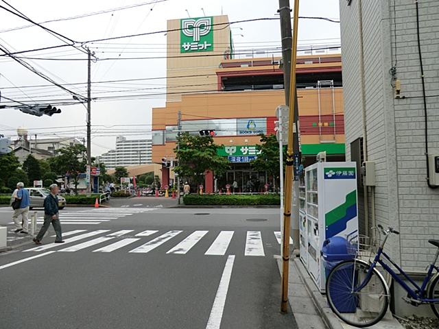 Supermarket. 16 minutes Summit Prince shop walk (about 1.3km)