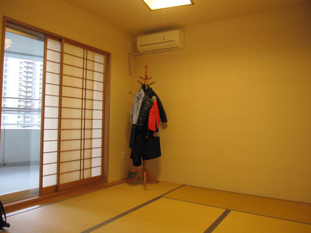 Non-living room. Indoor (11 May 2013) Shooting