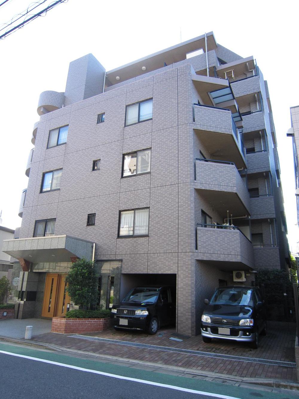 Local appearance photo. Local (10 May 2013) Shooting