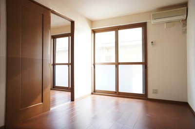 Other room space. Western-style 6 Pledge Facing south Air conditioning ・ Closet equipped