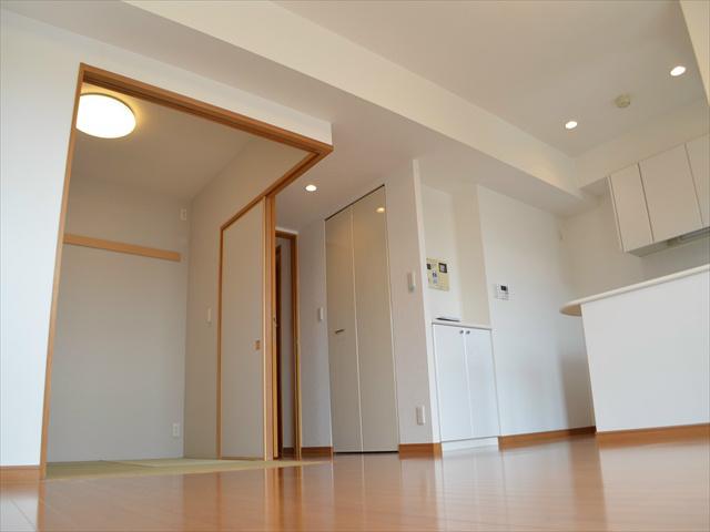 Living. Living with a Japanese-style room