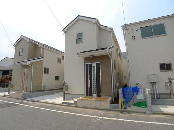 Local photos, including front road. Local (August 2013) Shooting