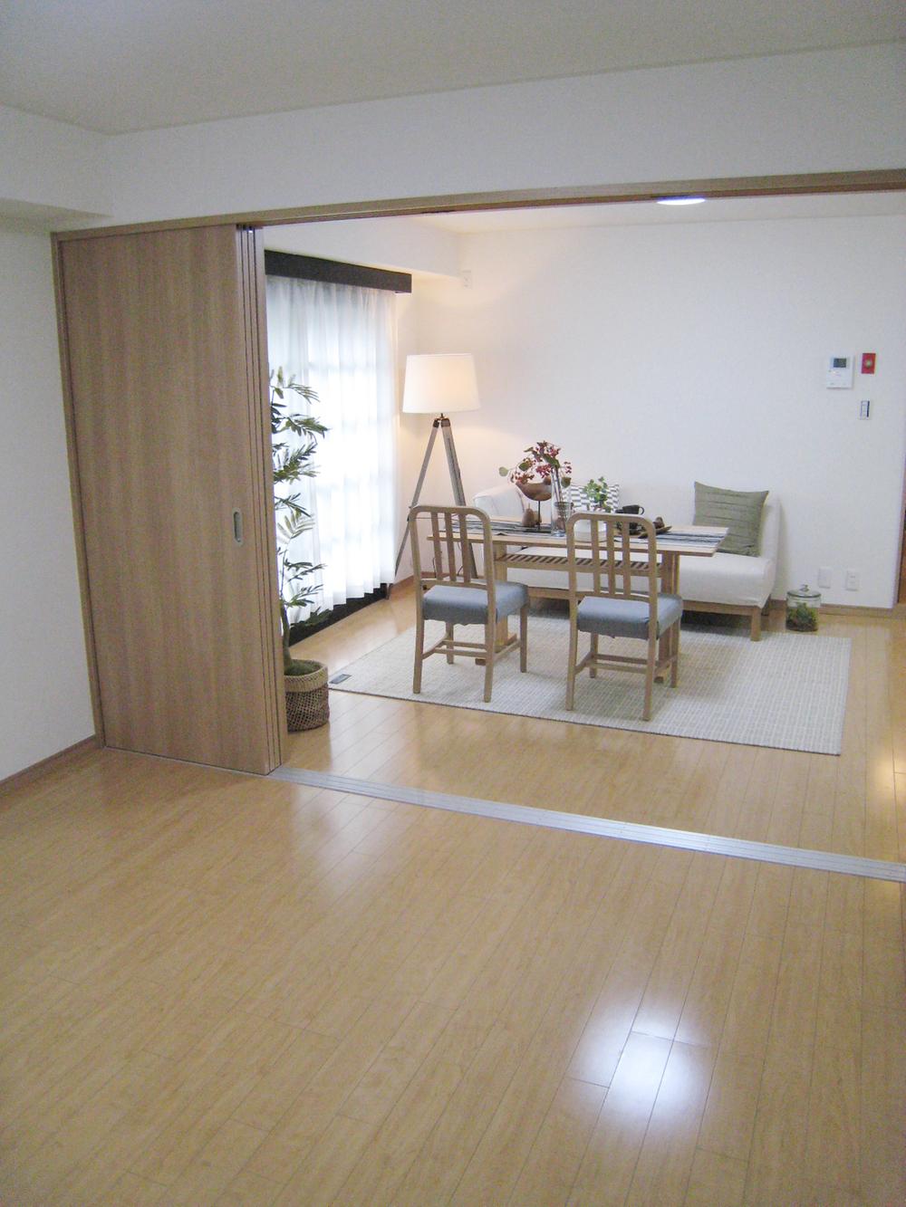 Non-living room. Dining More of Western-style.