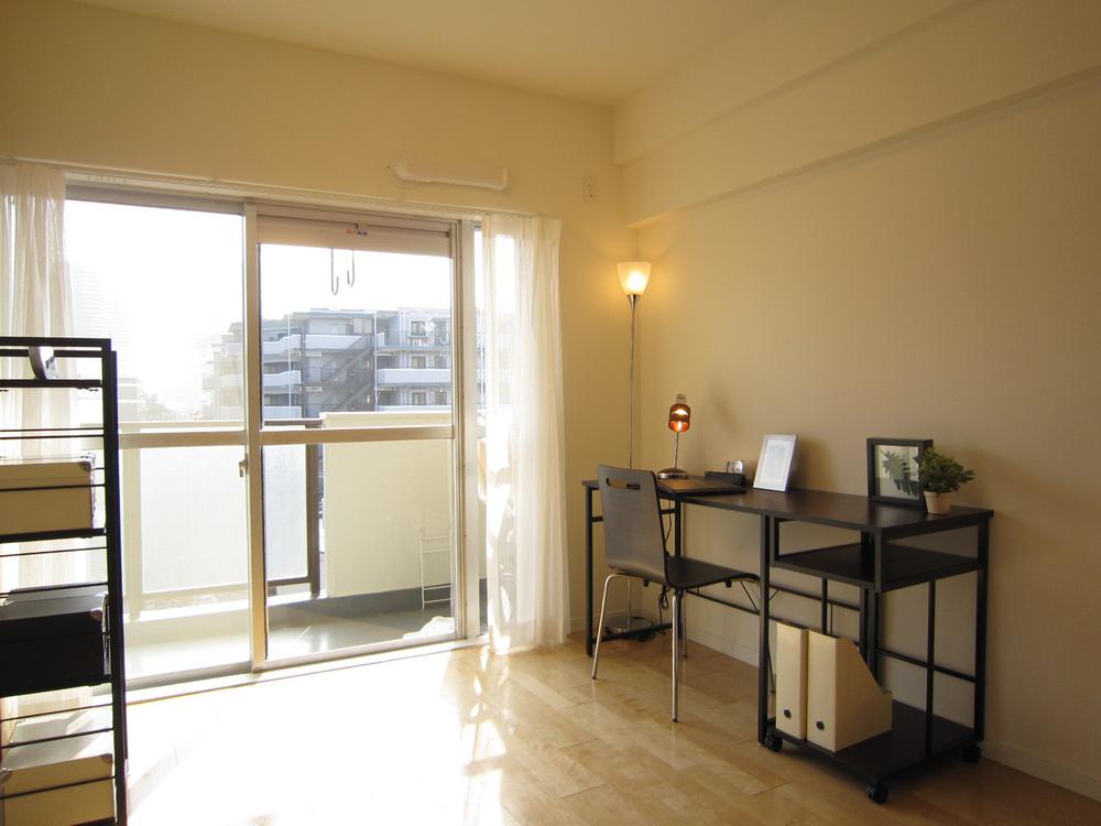 Non-living room. Indoor (11 May 2013) Shooting