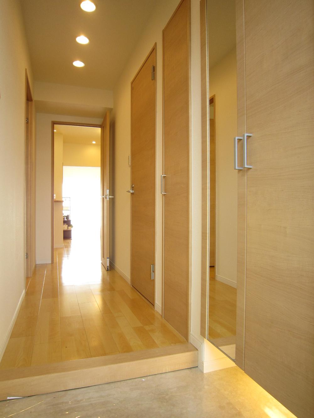 Entrance. Local (11 May 2013) Shooting