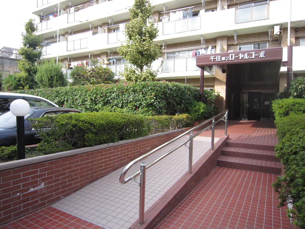 Entrance. Common areas