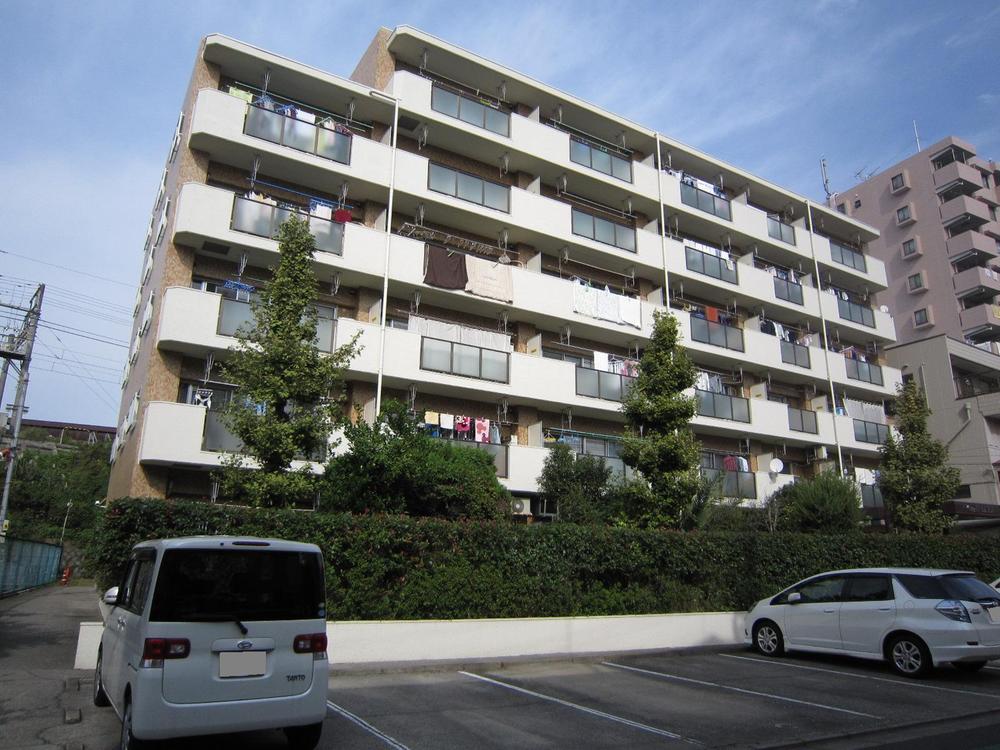 Local appearance photo. Local (11 May 2013) Shooting