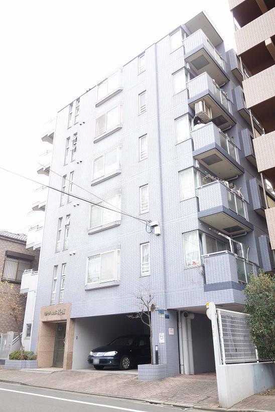 Local appearance photo. Local (12 May 2013) Shooting