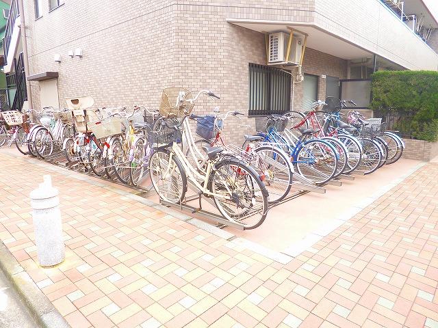 Other common areas. Bicycle monthly 100 yen ~ 400 yen.